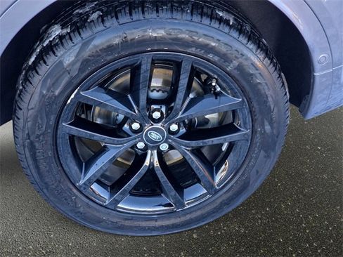 Used 2025 Land Rover Discovery Sport S image 32
