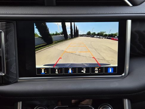 Used 2024 GMC Yukon Denali RWD image 14