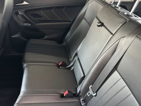Certified 2023 Volkswagen Tiguan SE FWD image 12