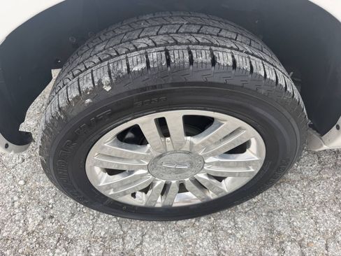 Used 2012 Lincoln Navigator 4WD image 9