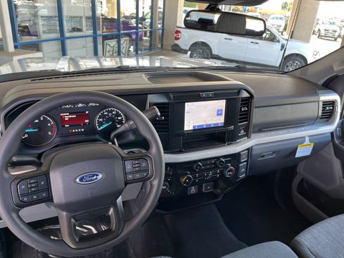 New 2026 Ford F350 XLT w/ FX4 Off-Road Package AWD/4WD image 9
