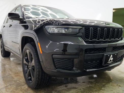 Used 2022 Jeep Grand Cherokee L Laredo image 8