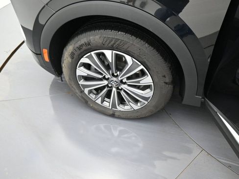 Used 2025 Buick Envision Preferred AWD/4WD image 8