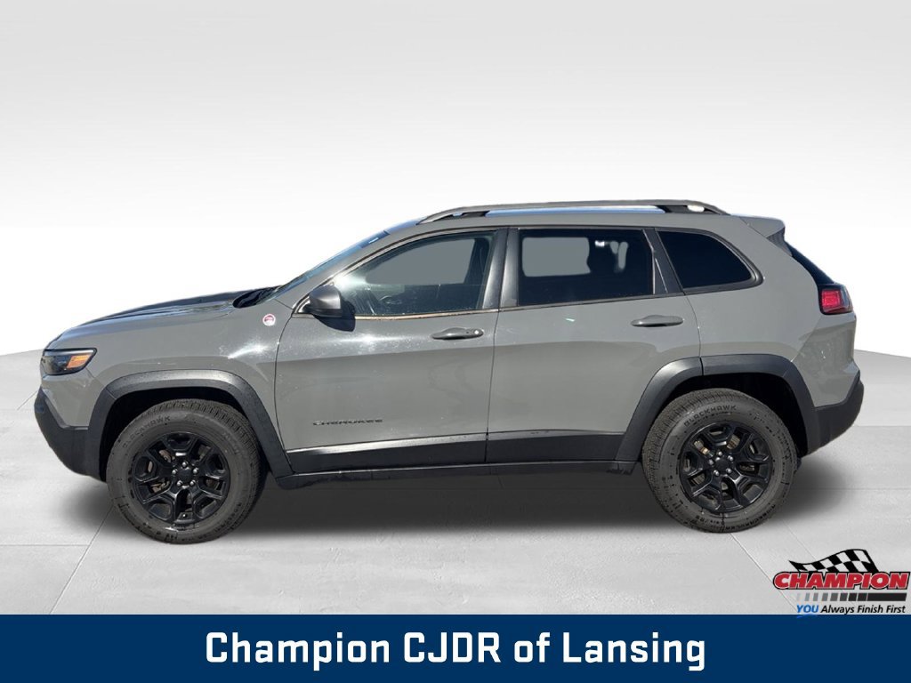 Used 2019 Jeep Cherokee Trailhawk w/ Cold Weather Group AWD/4WD image 4