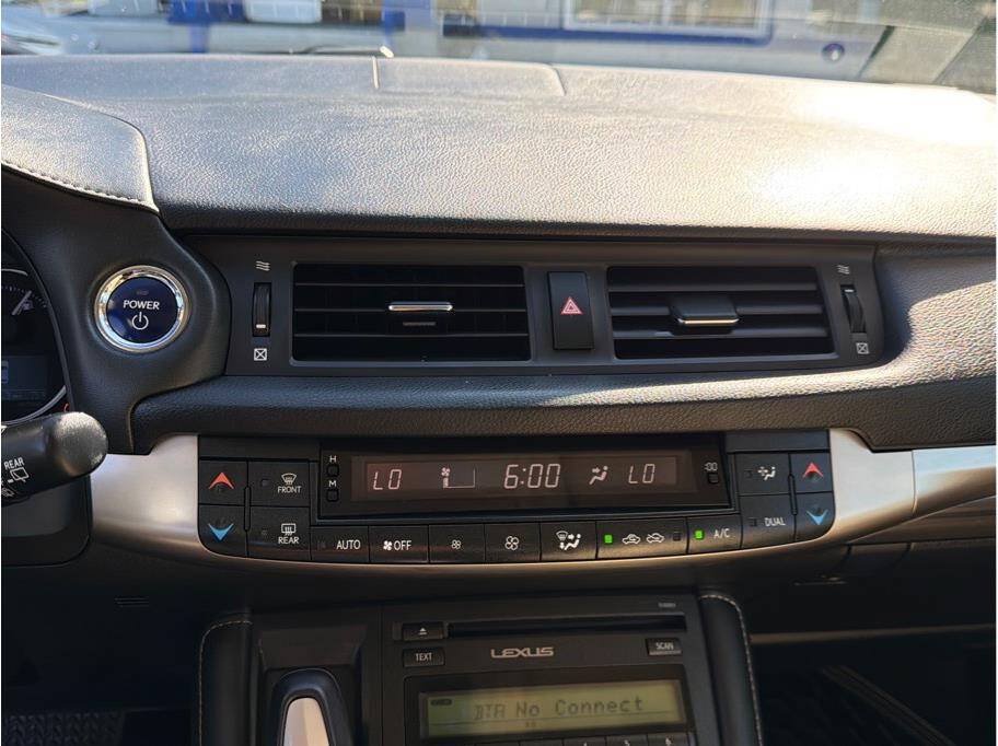 Used 2014 Lexus CT 200h FWD image 12