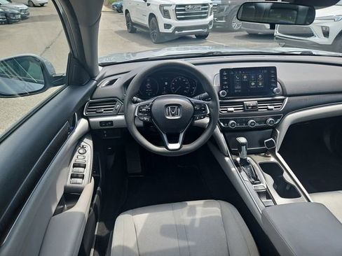 Used 2018 Honda Accord EX image 8