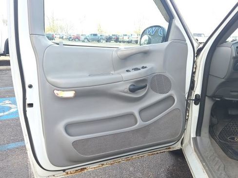 Used 1998 Ford F150 XLT image 12