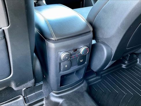 Used 2020 Ford Explorer Limited w/ Hybrid Equipment Group 310A AWD/4WD image 11