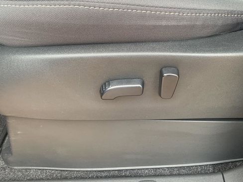 Used 2023 Nissan Frontier SV w/ SV Convenience Package image 19