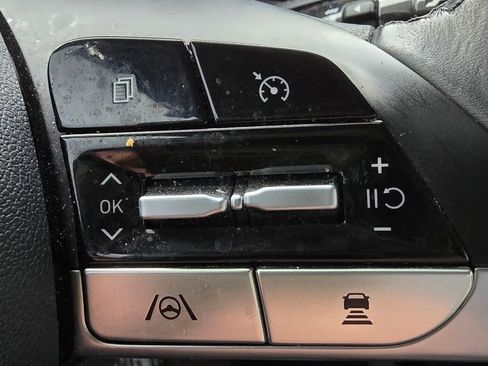 Used 2021 Hyundai Elantra Limited image 29