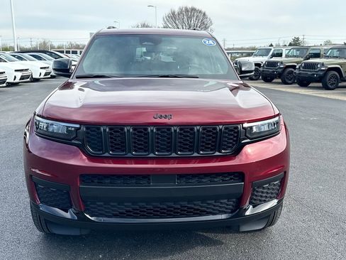 Used 2024 Jeep Grand Cherokee L Altitude AWD/4WD image 8