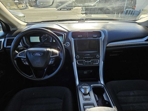 Used 2020 Ford Fusion SE image 19