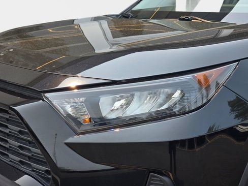Used 2020 Toyota RAV4 LE AWD/4WD image 36