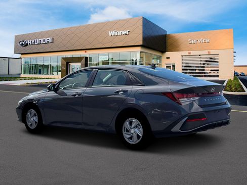 New 2026 Hyundai Elantra SE FWD image 4