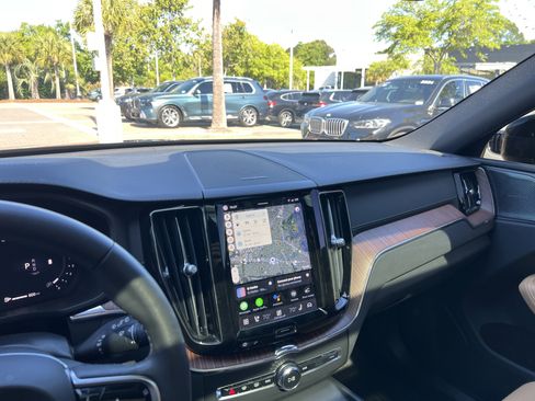 Used 2023 Volvo XC60 B5 Ultimate w/ Climate Package image 30