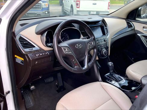 Used 2017 Hyundai Santa Fe Sport image 16
