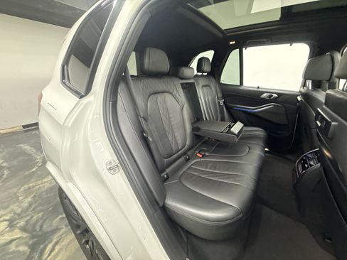 Used 2020 BMW X5 M50i AWD/4WD image 25