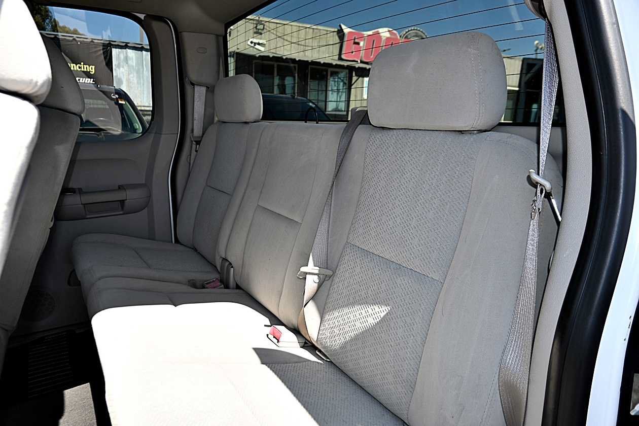 Used 2007 Chevrolet Silverado 2500 LT AWD/4WD image 12