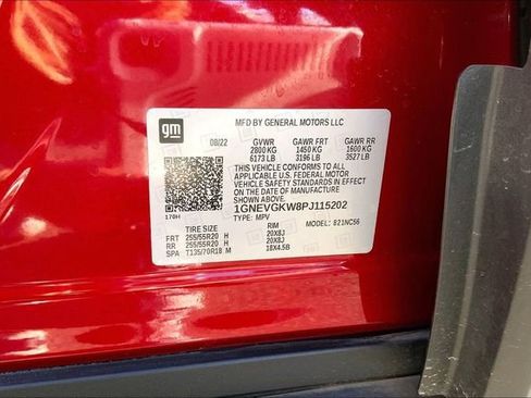 Used 2023 Chevrolet Traverse LT w/ Rear Camera Mirror Package image 32