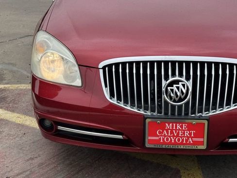 Used 2010 Buick Lucerne CXL FWD image 5