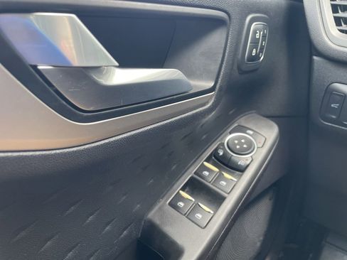 Used 2020 Ford Escape SEL FWD image 25