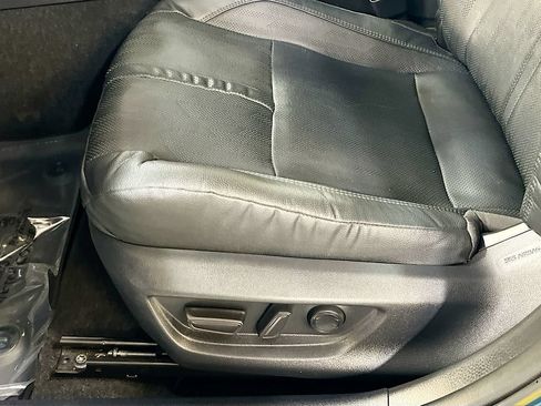 Used 2025 Toyota Camry XSE FWD image 18