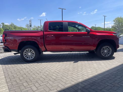 Used 2023 Chevrolet Colorado LT w/ LT Convenience Package II image 6