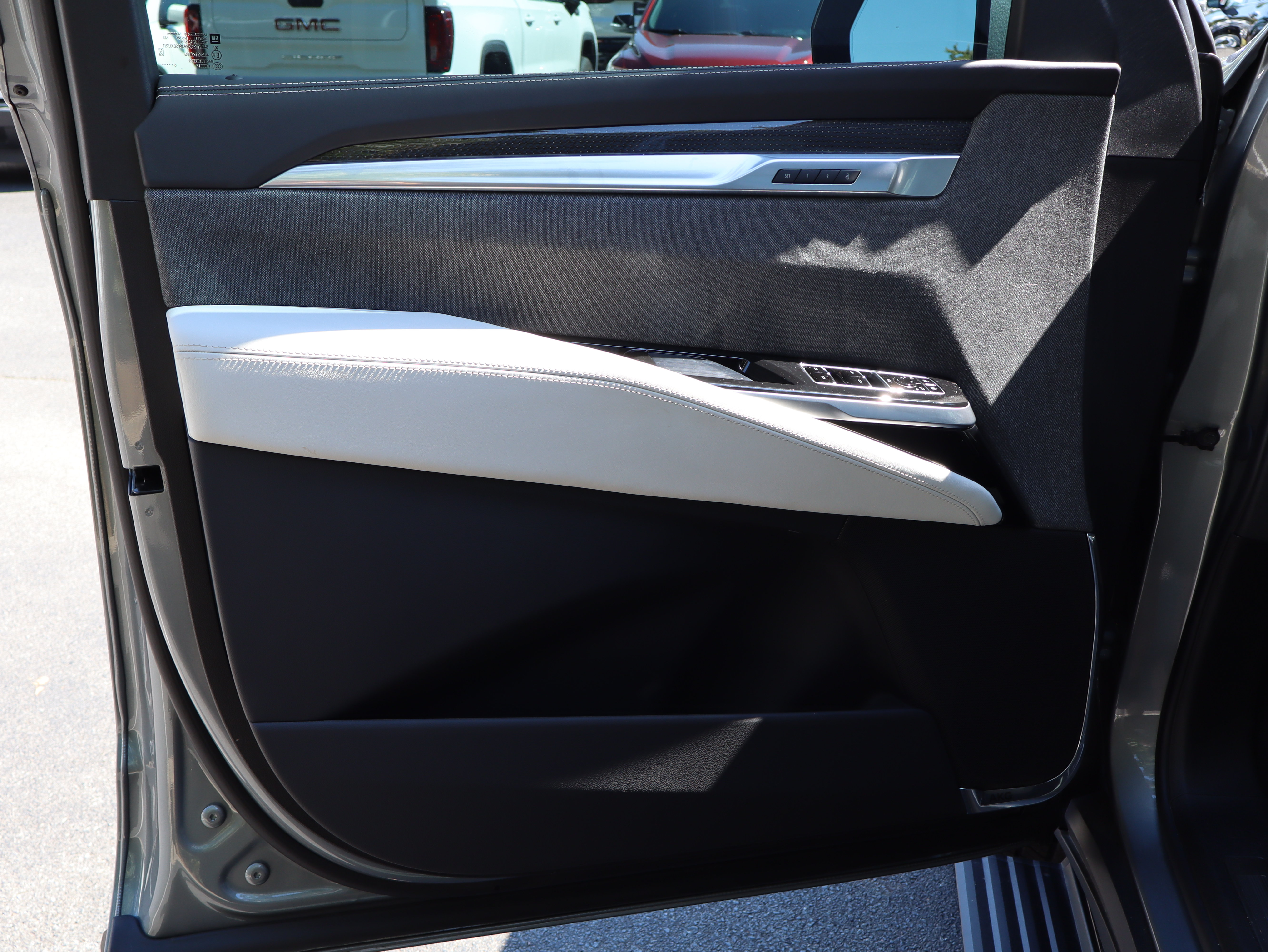 Certified 2026 Cadillac Escalade V AWD/4WD image 22