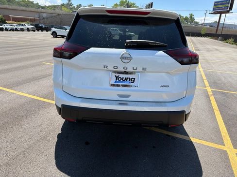 New 2026 Nissan Rogue SV AWD/4WD image 4