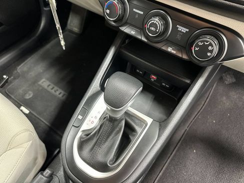 Used 2022 Kia Forte LXS FWD image 21