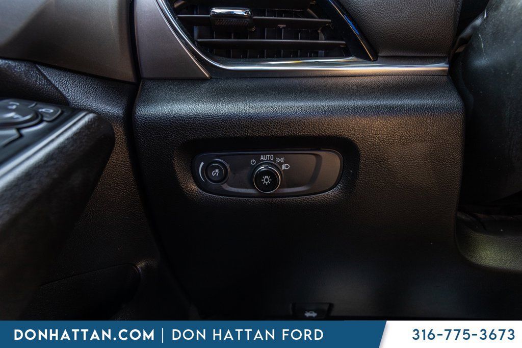 Used 2023 Chevrolet Traverse LT AWD/4WD image 14
