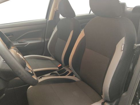 Used 2025 Nissan Versa S w/ Trunk Package image 17