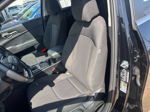 Used 2026 Kia Sportage LX FWD image 28