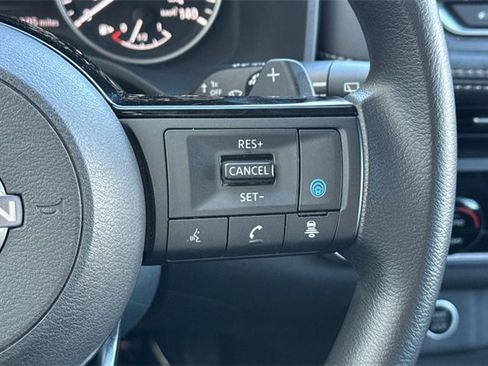 Used 2023 Nissan Rogue SV image 28