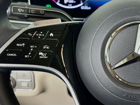 Used 2025 Mercedes-Benz GLE 450e 4MATIC image 13