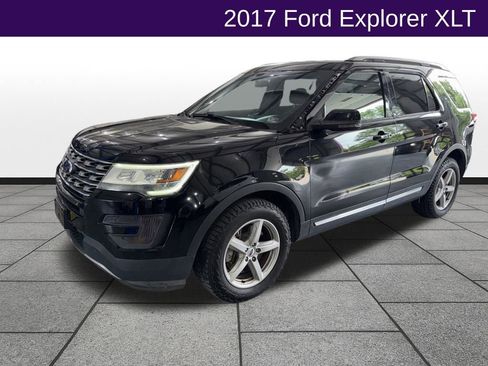 Used 2017 Ford Explorer XLT AWD/4WD image 1