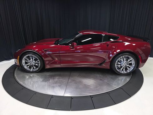 Used 2018 Chevrolet Corvette Z06 w/ Battery Protection Package RWD image 11