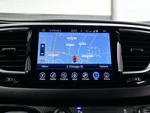 Used 2017 Chrysler Pacifica Touring-L Plus image 21