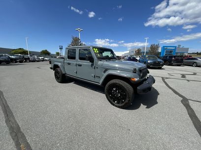 Used 2025 Jeep Gladiator Sport
