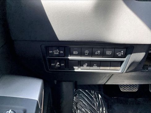 Used 2023 Toyota Tundra Platinum w/ Advanced Package RWD image 32