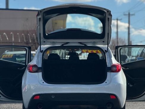 Used 2015 MAZDA MAZDA3 i Touring w/ Technology Package image 11