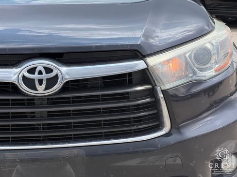 Used 2015 Toyota Highlander XLE FWD image 3