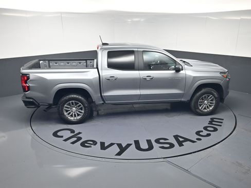 Used 2024 Chevrolet Colorado LT w/ LT Convenience Package II image 32