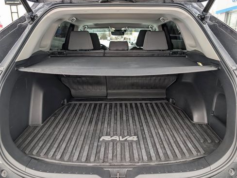 Used 2022 Toyota RAV4 XLE image 19