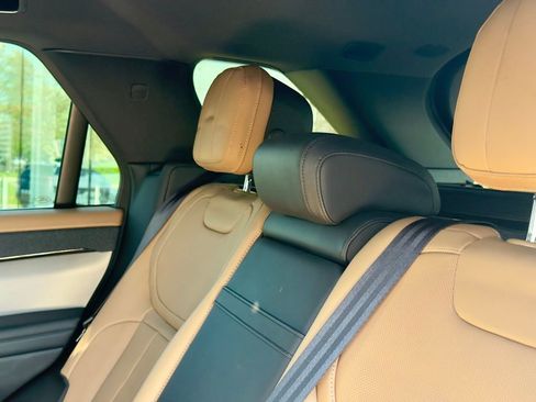 Used 2025 Land Rover Range Rover Sport Dynamic SE image 9