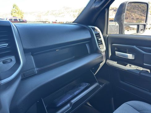 Used 2024 RAM 2500 Big Horn image 31