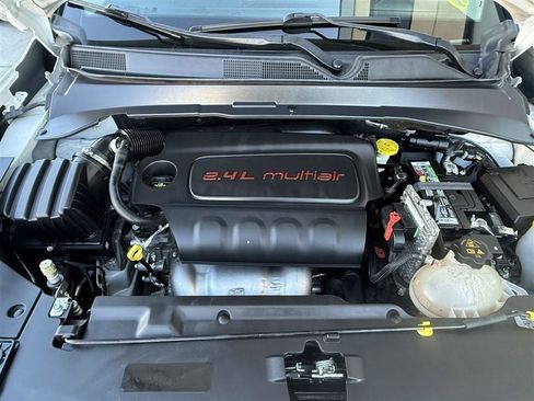 Used 2022 Jeep Compass Trailhawk w/ Trailhawk Convenience Group AWD/4WD image 47