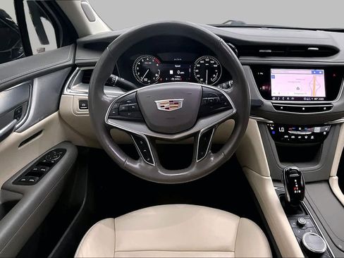Used 2021 Cadillac XT5 Premium Luxury FWD image 6