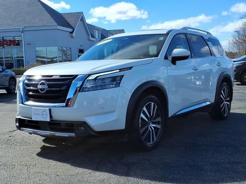 Certified 2023 Nissan Pathfinder Platinum w/ Lighting Package (N93) image 28