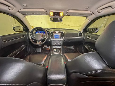 Used 2019 Chrysler 300 Touring L w/ Quick Order Package 22F AWD/4WD image 27